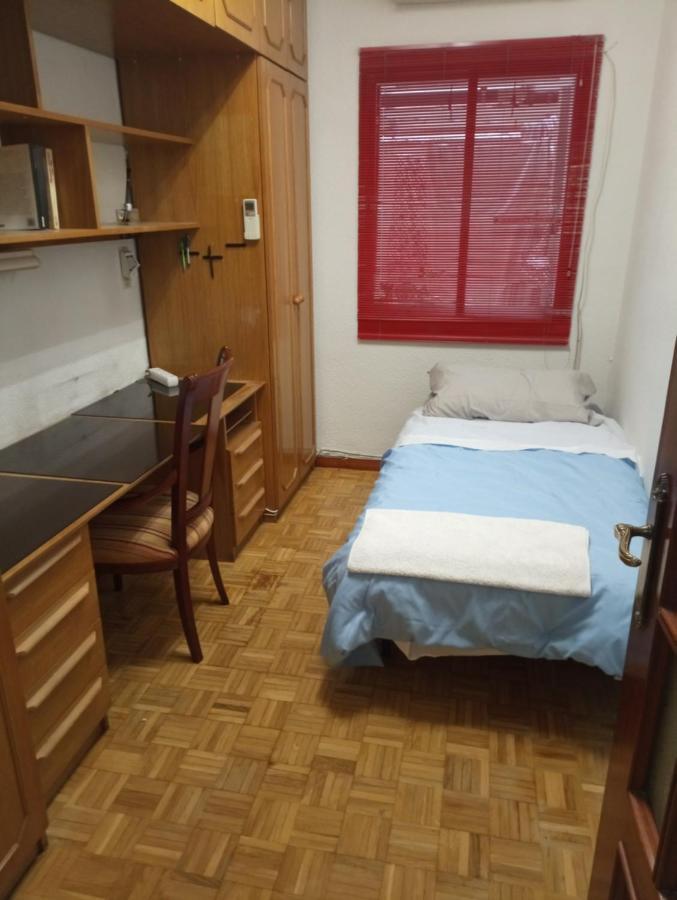 2-Centro Hab Compartida Masculina 8X Bed & Breakfast Madrid Dış mekan fotoğraf